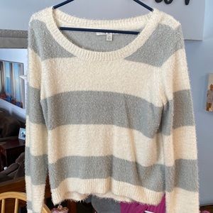Very soft Lauren Conrad sweater. Med.